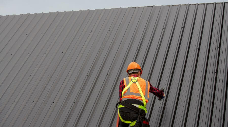 Professional residential roofers in Bladensburg, OH